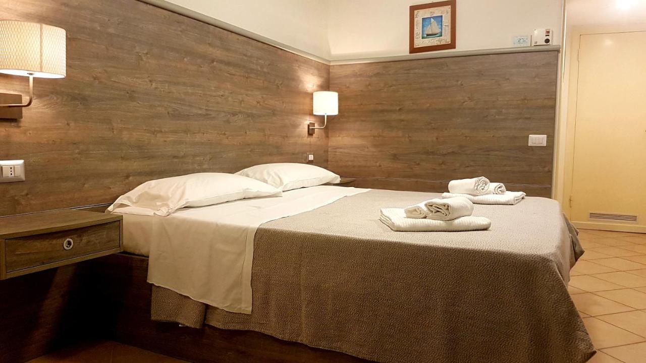 Hotel La Baia Ponza Eksteriør bilde