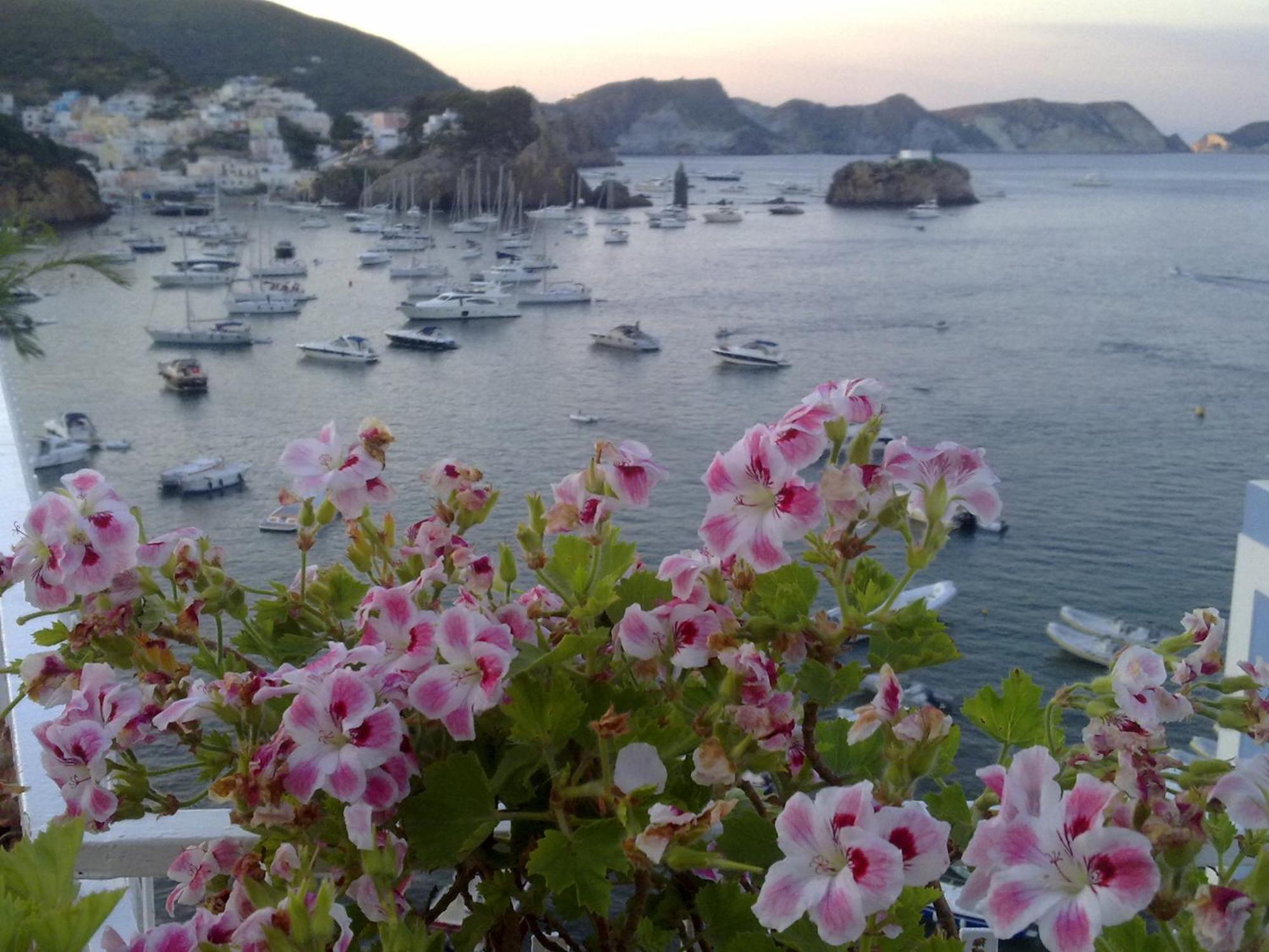 Hotel La Baia Ponza Eksteriør bilde