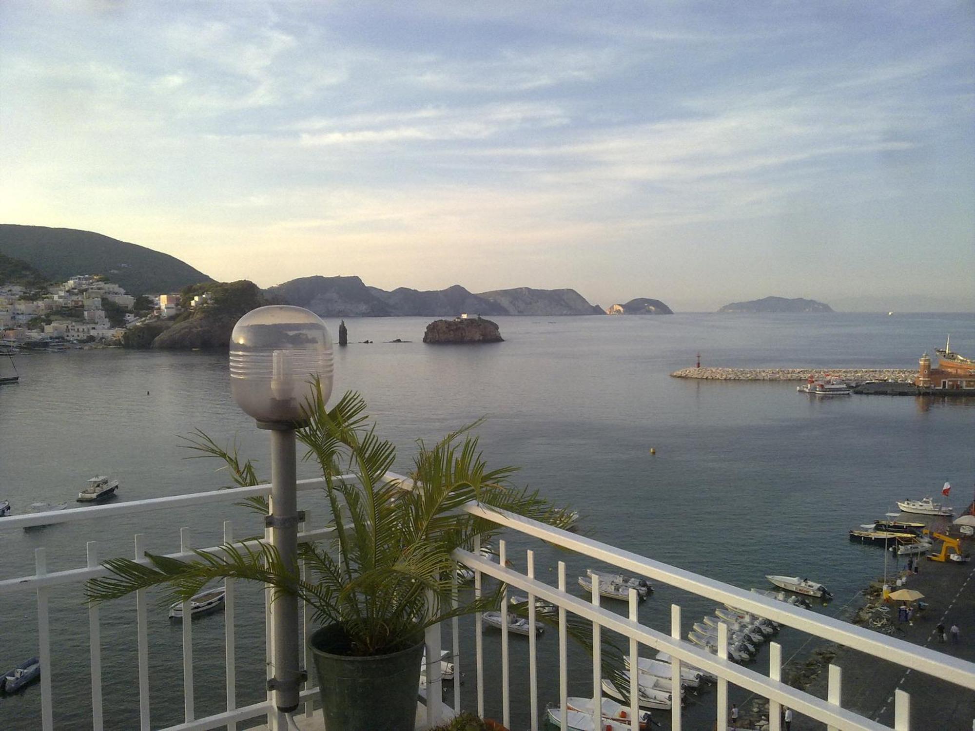 Hotel La Baia Ponza Eksteriør bilde