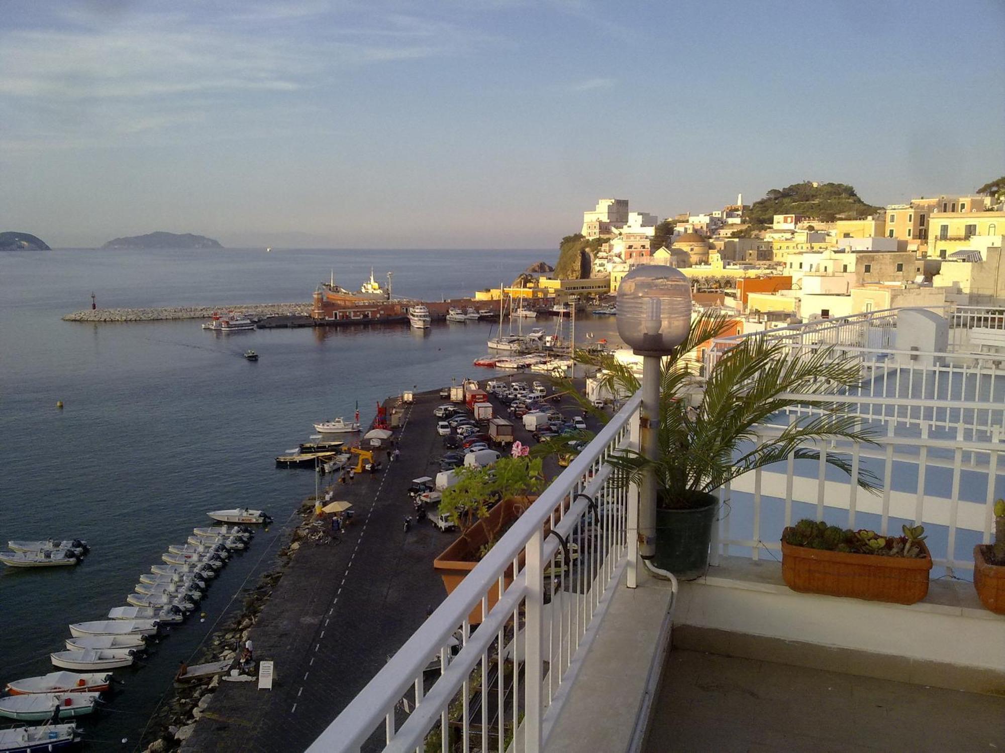 Hotel La Baia Ponza Eksteriør bilde